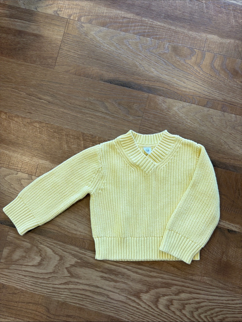 GAP Light Yellow V-Neck Knit Sweater